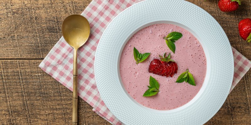 Jahodová polévka s proseccem: Letní osvěžení, které udělá váš den sladší a svět růžovější