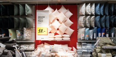 Prodejna IKEA oddělení s polštáři