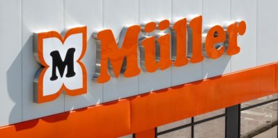 Budova s logem Müller
