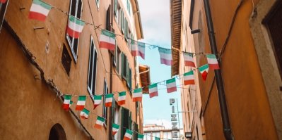 Italské vlajky na budovách