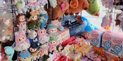 Lafufu se dá koupit na trzích a čínských e-shopech