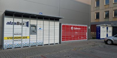 „Jednou jsem kvůli balíčku objela půl Prahy.“ Češi milují boxy, ale když dojdou, začíná peklo