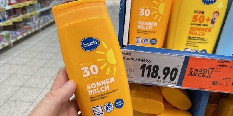 Opalovací krémy můžou selhat i s vysokým SPF. Lidé je často nanášejí špatně a snižují tím jejich účinnost