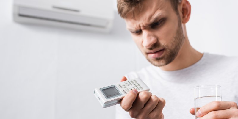 Vypadá jako klimatizace, stojí jen dva tisíce, ale nechladí. ČOI varuje před klamavým výrobkem