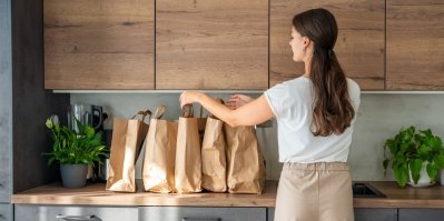 Nákup přivezou už do 30 minut a klidně až ke stanu. Globus, Tesco a Rohlík hlásí novinky ve svých službách pro zákazníky