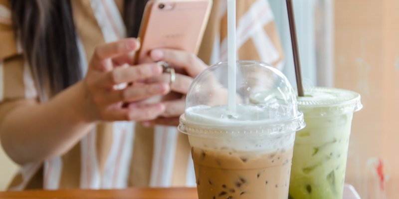 „Káva musí hlavně dobře vypadat na fotkách, espresso lajky nesbírá.“ Gen Z mění kávové trendy