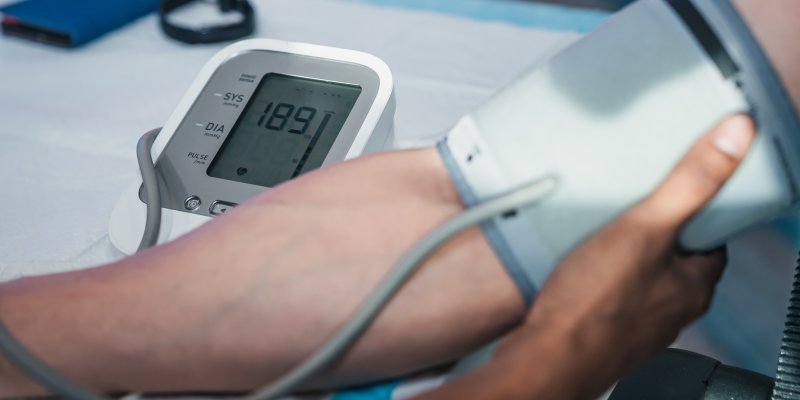 Krevní tlak v průběhu života: Přehled optimálních hodnot pro 30, 40, 50, 60 a více let