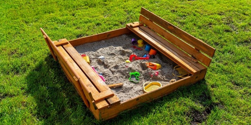 Pořiďte prckům pískoviště: Oblíbené jsou sklápěcí lavičky, shodují se odborníci