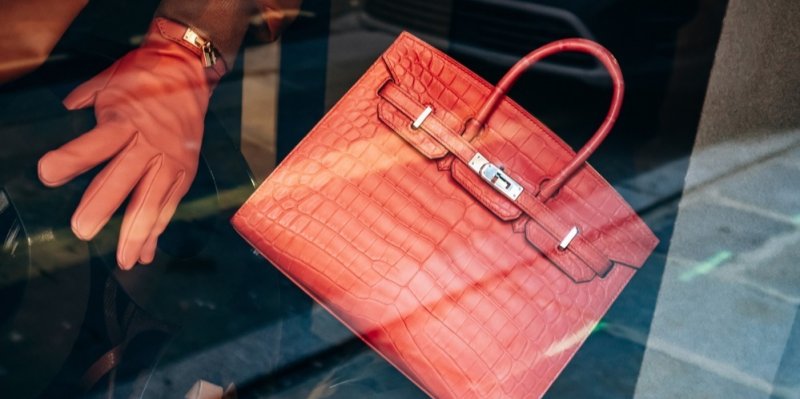 Kabelka, kterou vám Hermès jen tak neprodá: Birkinka je luxusní odměna, ne zboží