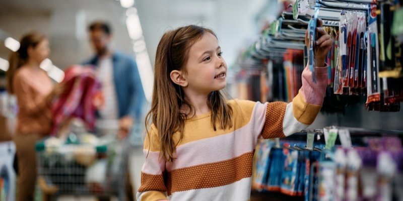Sešity i pera zdarma, sleva 25 % na všechny školní potřeby. Přehled nejlepších „Back to School“ akcí