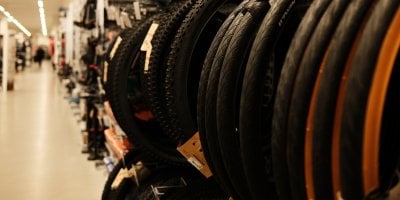 Decathlon a Pepco stahují z trhu nebezpečné výrobky. Hrozí riziko zranění i udušení, varují řetězce