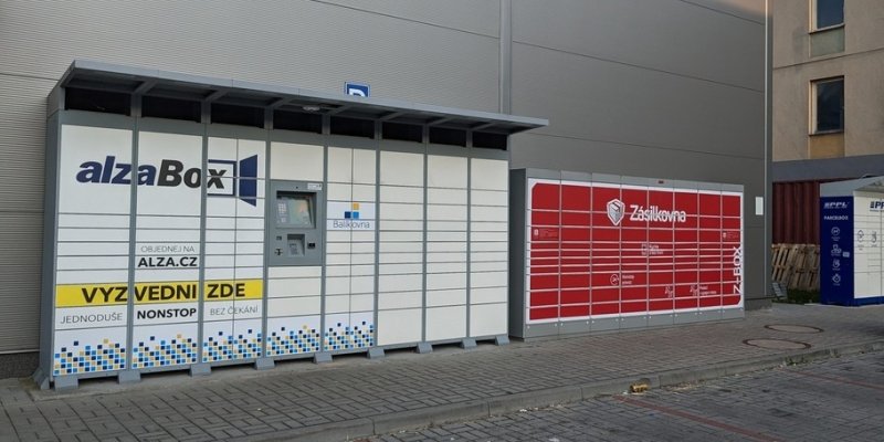 Posílání balíčků jen za 49 Kč? Služba Pošli to AlzaBoxem roste, Zásilkovna se zaměřila na dobírku
