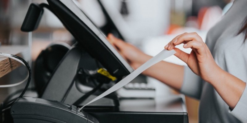 Anna (29): Stará paní mi okomentovala nákup. Uvědomila jsem si, kolik peněz zbytečně utrácím