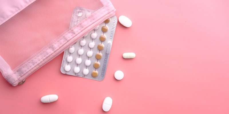 Hormonální antikoncepce: Zlepší pleť, ale může rozjet solární alergii anebo nechuť k intimnostem