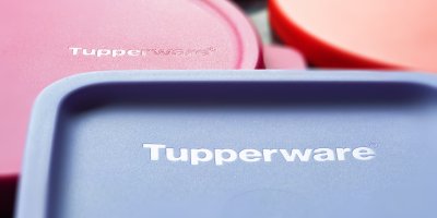 Víčka se značkou Tupperware
