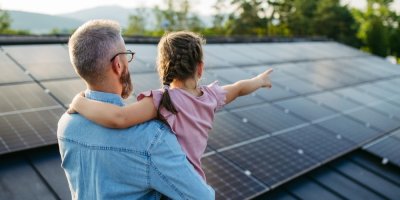 Spotové ceny elektřiny slibují úspory. Většině domácností se ale nevyplatí