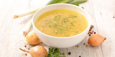 Poctivý vývar: Dáváte koření do vody hned na začátku? To je chyba