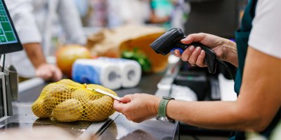 Pokladní se mi vysmála, že platím stravenkami. Já jsem jí odpověděla větou, kterou si za rámeček nedá