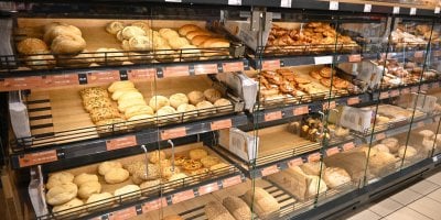 „Pečivo kupuji až před zavíračkou. Ušetřím stovky měsíčně a chutná stejně dobře,“ popisuje zákaznice, jak ušetřit