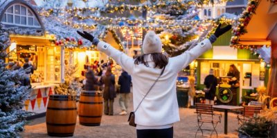 Adventní trhy 2025: Kam letos na vánoční trhy od Prahy po Budapešť. Termíny, tipy a chutě střední Evropy