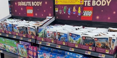 Fotogalerie: Nejlepší akce a novinky v supermarketech. Velké slevy na LEGO i zvěřinové maso za top ceny