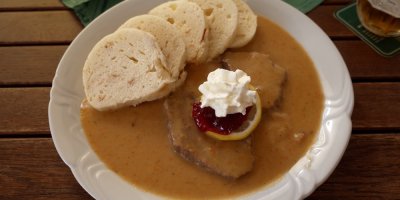 Turisté rozhodli: V novém žebříčku jídel svíčková vítězí, ale překvapily i škvarky