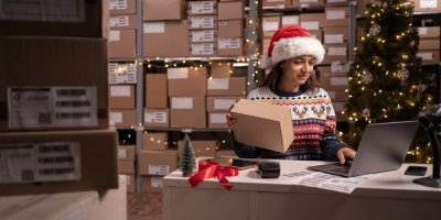 Devatenáctý prosinec rozhodne. Kdo pošle balík později, riskuje doručení po Vánocích, varují dopravci