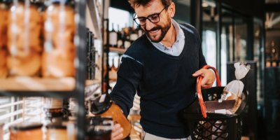 Když můj partner chodil nakupovat hladový, naše účtenky rostly. Musela jsem najít způsob, jak to změnit