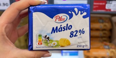 Máslová přestřelka. Tento týden padl cenový rekord 27,90 Kč a lidé berou regály útokem