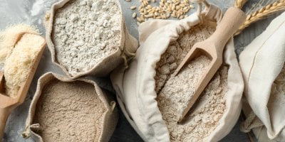 Nejčastější chyba při pečení cukroví: Ignorujeme správný typ mouky. Kterou zvolit na linecké, perníčky a rohlíčky?