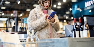 Otevírací doba obchodů 2025/2026: Na Silvestra obchody zavírají dřív, na Nový rok většinou neotevřou