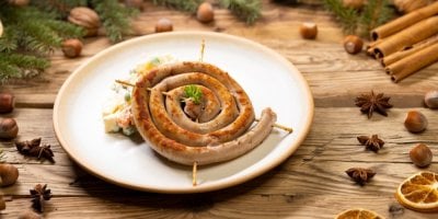 Vinné klobásy ze supermarketů klamou obsahem masa i tuků, zjistil dTest. Každá druhá neuspěla