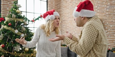 „Pod stromečkem jsem našla dárek, který nebyl pro mě.“ Odborník ženám radí: Pojmenujte realitu a přestaňte si lhát