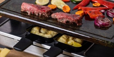 Velký redakční test: 6 raclette grilů nejen pro silvestrovské oslavy doma