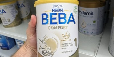 Nestlé opět stahuje kojeneckou výživu: Tentokrát 13 šarží sedmi produktů kvůli toxinu způsobujícímu zvracení a průjem