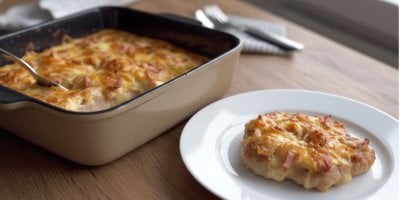 Tyhle zapečené řízky ve smetaně chutnají skvěle i druhý den. Víkendová klasika, která nezklame