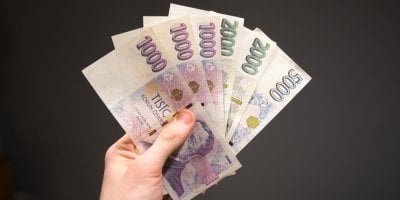 Mzdy Čechů porostou v roce 2026 o 3 000 Kč. IT specialisté vydělají o 15 500 Kč více, číšníci se musí spokojit s minimem