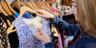 „Nakupuji v second handu z přesvědčení. Přesto cítím pohrdání u kolegů i v rodině,“ popisuje nešťastná žena