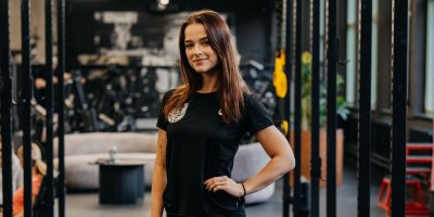 Trenérka Daniela Kapustová si prošla poruchami příjmu potravy. Dnes trénuje lidi a otevřeně sdílí svůj příběh na sítích