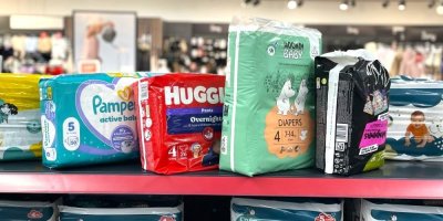 Které dětské plenky jsou nejlepší? Pampers zná každý, ale maminky stále častěji sázejí na jiné značky