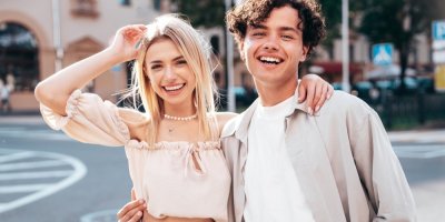 Mladí začínají s intimním životem později, roste zájem o nouzovou antikoncepci