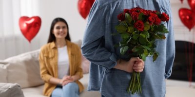 Červená není jediná volba: Význam barev růží na Valentýna, oranžová může naznačit přechod z přátelství v lásku