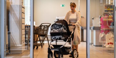 „S kočárkem mě vyhodili z obchodu. To, co následovalo, si za rámeček nedali,“ líčí maminka malého dítěte