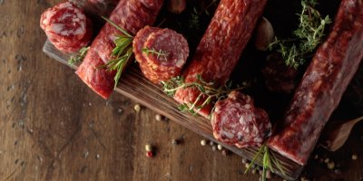 TasteAtlas srovnal klobásy a párky z celého světa. Česko bodovalo jitrnicí i jelity, špekáček se do žebříčku nevešel