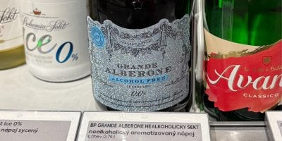 Suchý únor táhne. Češi mění návyky a regály plní nealko prosecco i „tvrdé bez promile“