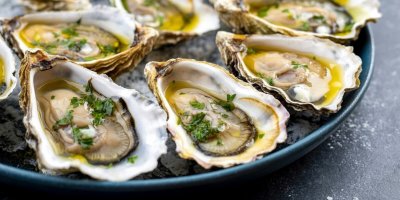 Valentýn na vlně luxusu: Připravte si ústřice, jsou považovány za jednu z nejromantičtějších večeří pro dva