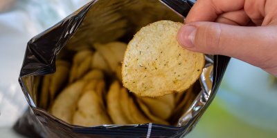 Velký podfuk v malém balení: Platíme víc za méně. Smrskflace mění obsah balení napříč trhem