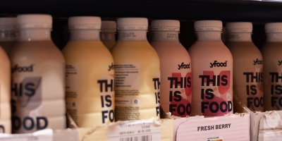 Redakční test nápojů jako náhrady jídla. Vítěz za stovku překonal i nejdražší variantu a držel nás bez hladu pět hodin