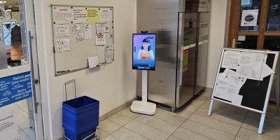 Budou prodavačky bez práce? COOP nasadil AI avatara Míšu. V malé obci radí s nákupem i děním v regionu