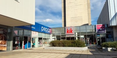KiK zavře do března 2026 padesát prodejen, další stovky jsou v ohrožení. Důvod je nezájem zákazníků. Problémy má i Pepco
